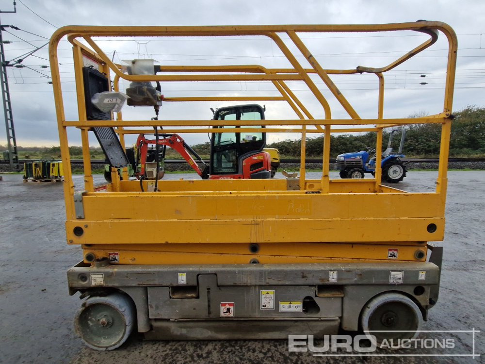 2013 Haulotte Compact 8 - Piattaforma aerea: foto 2 2013 Haulotte Compact 8 - Piattaforma aerea: foto 2