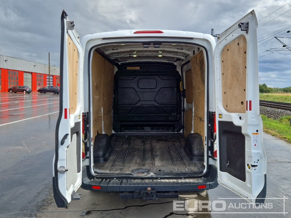 Furgone chiuso 2015 Ford Transit: foto 19 Furgone chiuso 2015 Ford Transit: foto 19