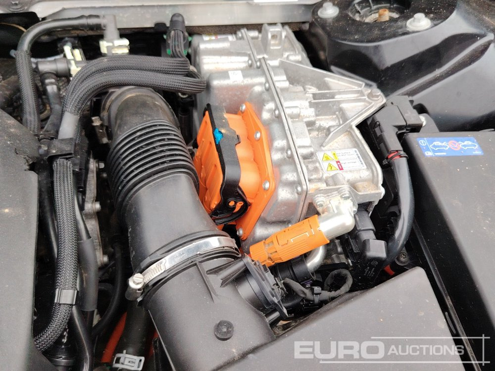 Autovettura 2020 Volvo XC60 T6 AWD Recharge Hybrid Automatic, Leather Seats, Reverse Camera, A/C, Electric Summer Roof (Water Damaged Engine): foto 33 Autovettura 2020 Volvo XC60 T6 AWD Recharge Hybrid Automatic, Leather Seats, Reverse Camera, A/C, Electric Summer Roof (Water Damaged Engine): foto 33