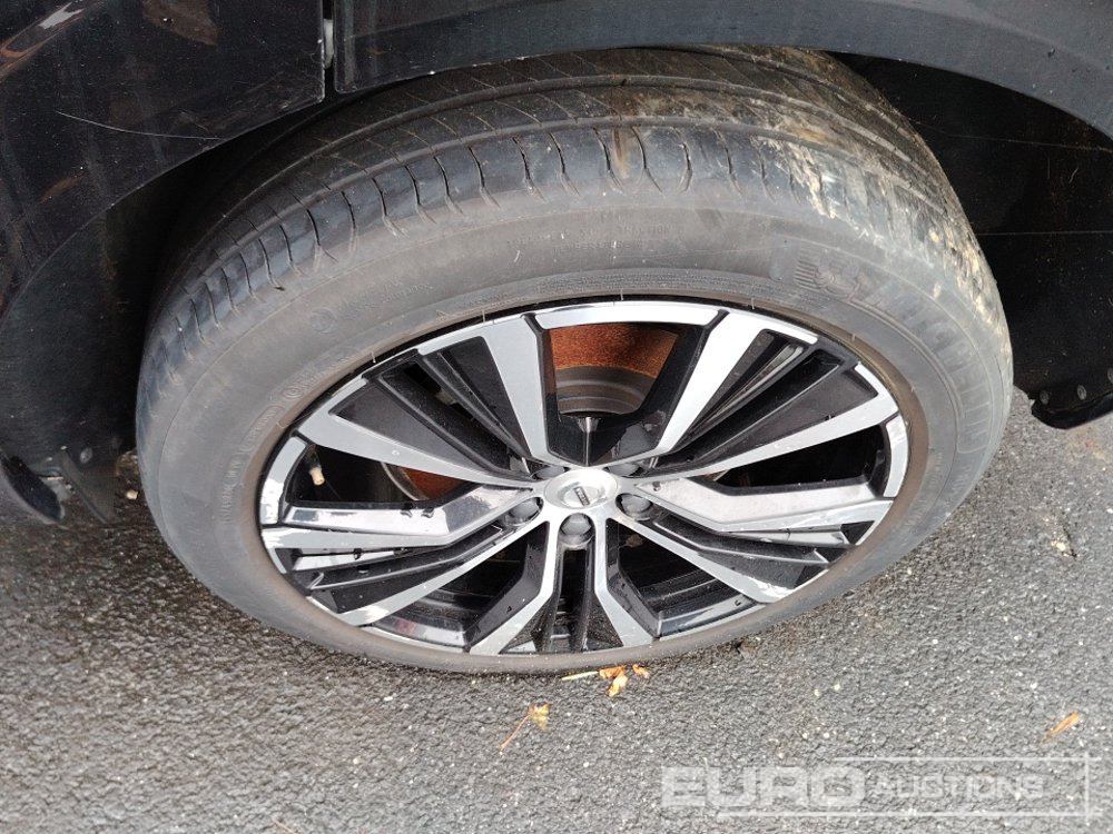 Autovettura 2020 Volvo XC60 T6 AWD Recharge Hybrid Automatic, Leather Seats, Reverse Camera, A/C, Electric Summer Roof (Water Damaged Engine): foto 6 Autovettura 2020 Volvo XC60 T6 AWD Recharge Hybrid Automatic, Leather Seats, Reverse Camera, A/C, Electric Summer Roof (Water Damaged Engine): foto 6