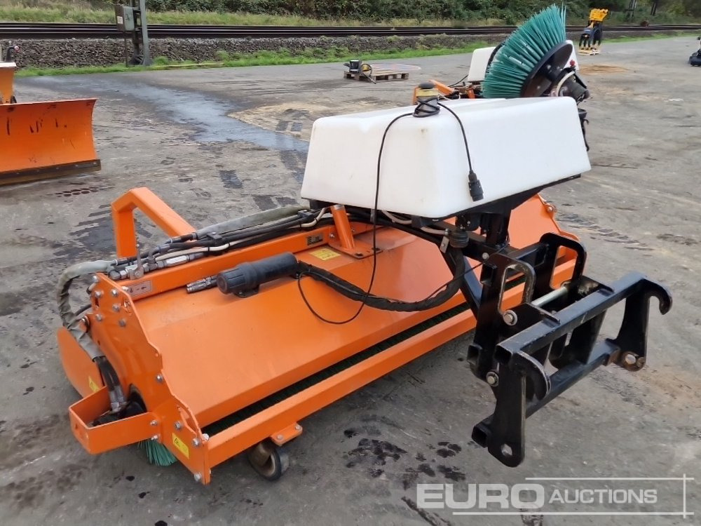 2021 WS-240 Sweeper Attachment - Attrezzatura da costruzione: foto 2 2021 WS-240 Sweeper Attachment - Attrezzatura da costruzione: foto 2