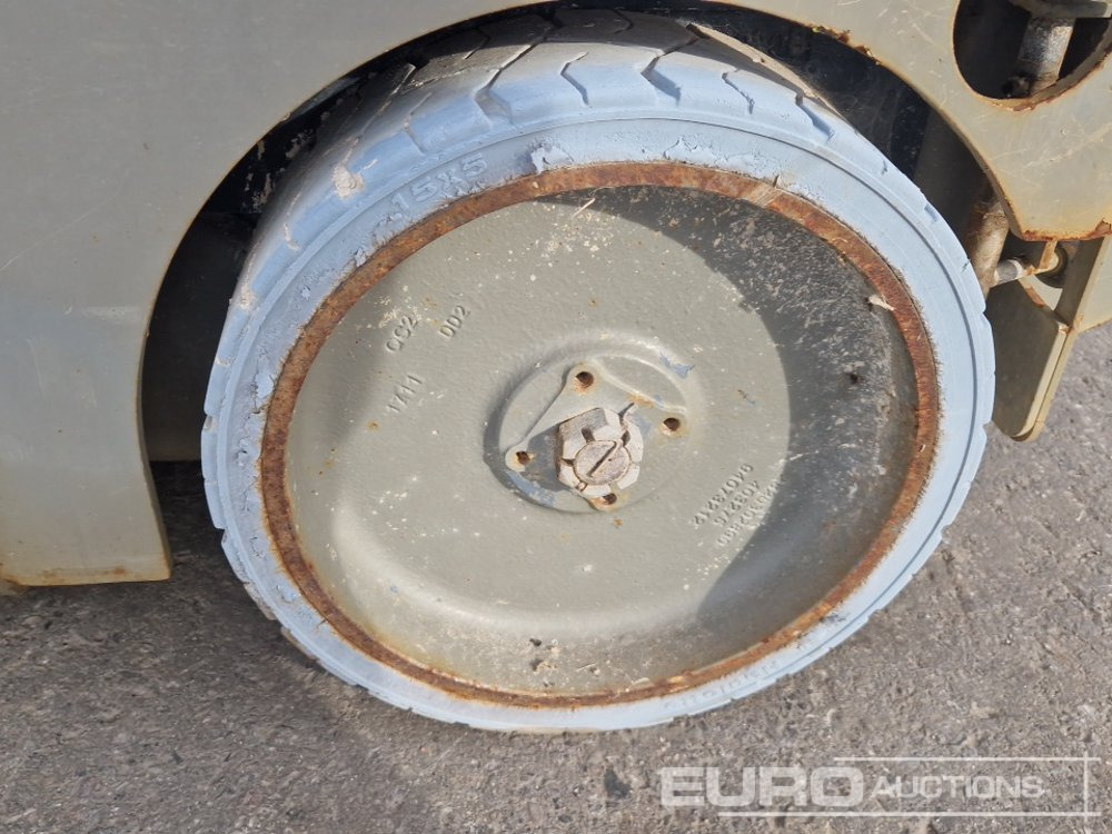 Piattaforma a pantografo Haulotte Compact 10N: foto 8