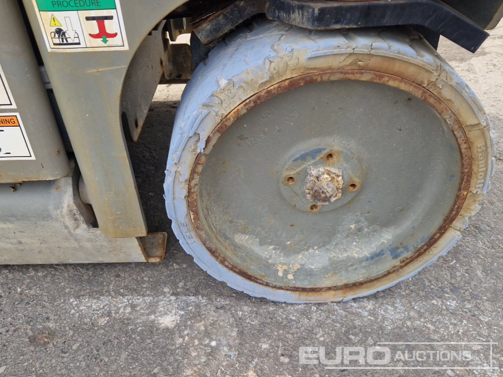 Piattaforma a pantografo Haulotte Compact 10N: foto 10