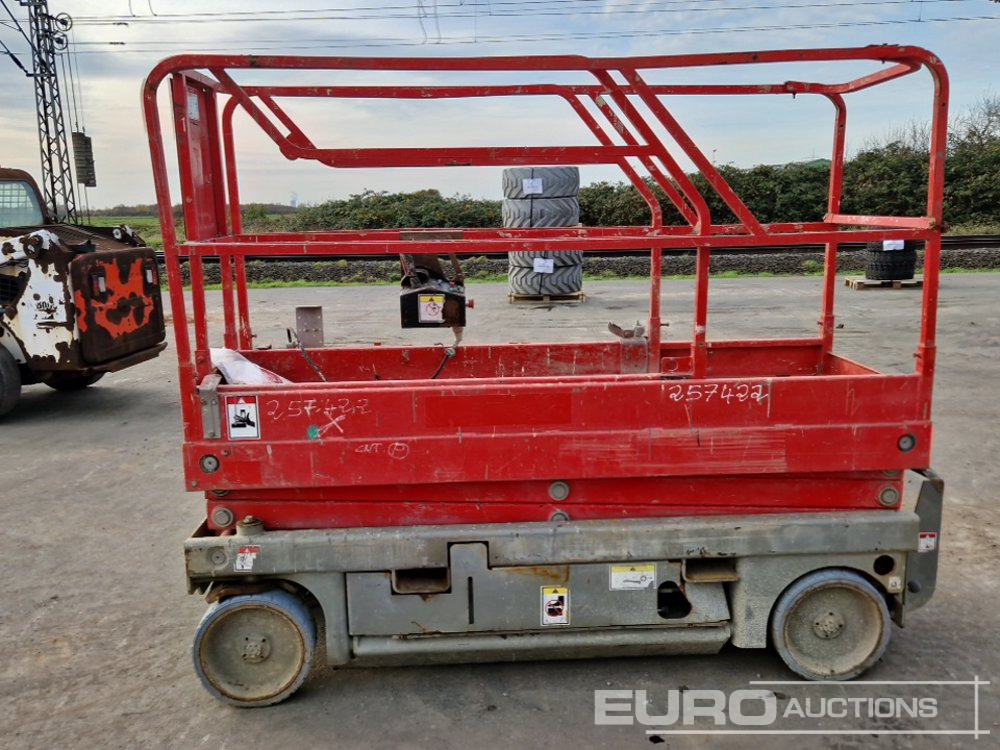 Haulotte Compact 8 - Piattaforma a pantografo: foto 2 Haulotte Compact 8 - Piattaforma a pantografo: foto 2