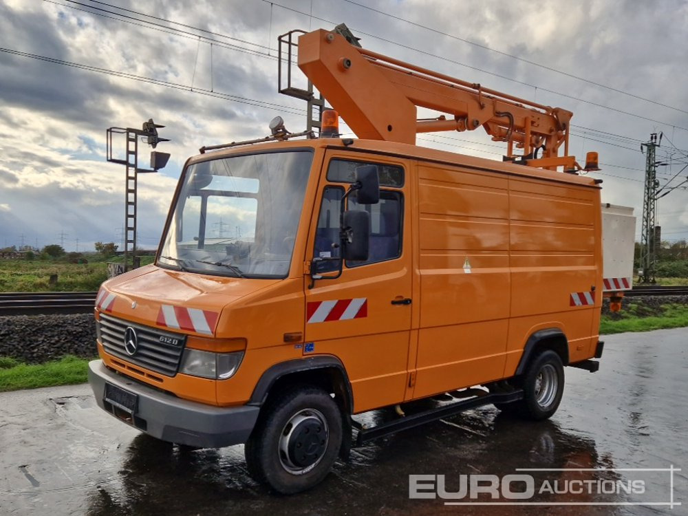 Mercedes 612D - Piattaforma autocarrata: foto 1 Mercedes 612D - Piattaforma autocarrata: foto 1