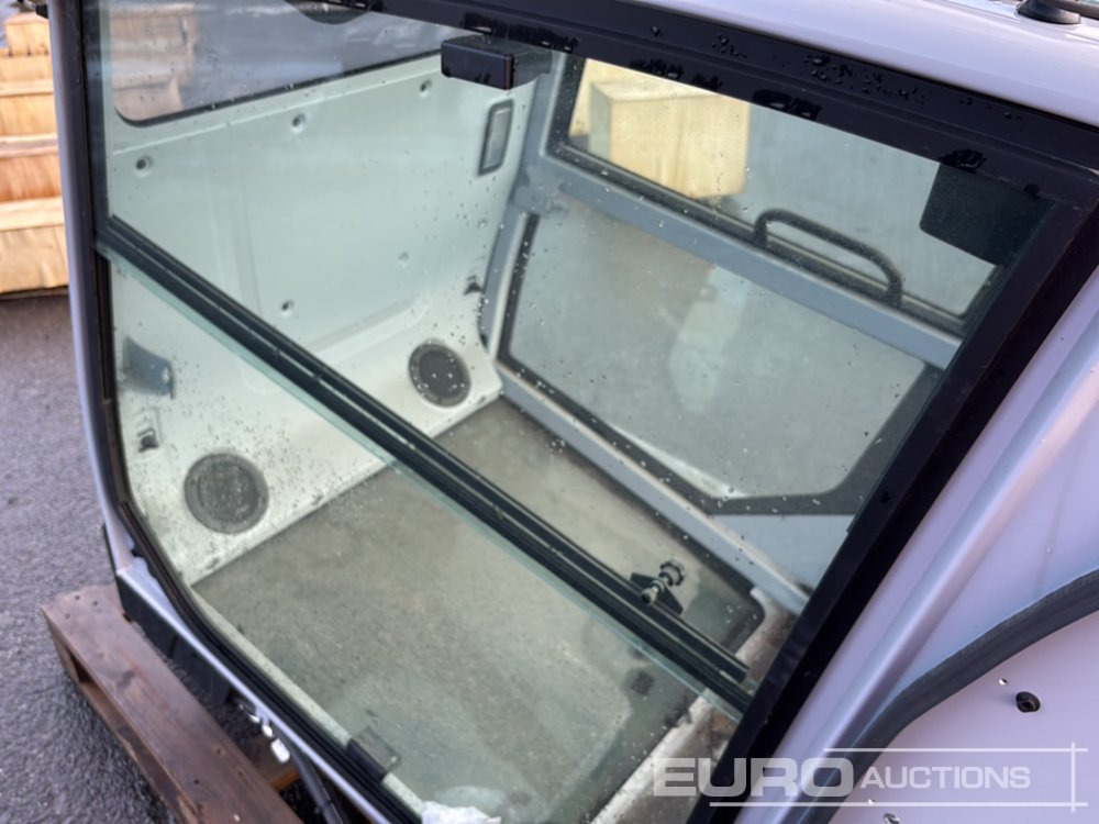 Ricambi per Escavatore Cabin to suit Excavator: foto 13