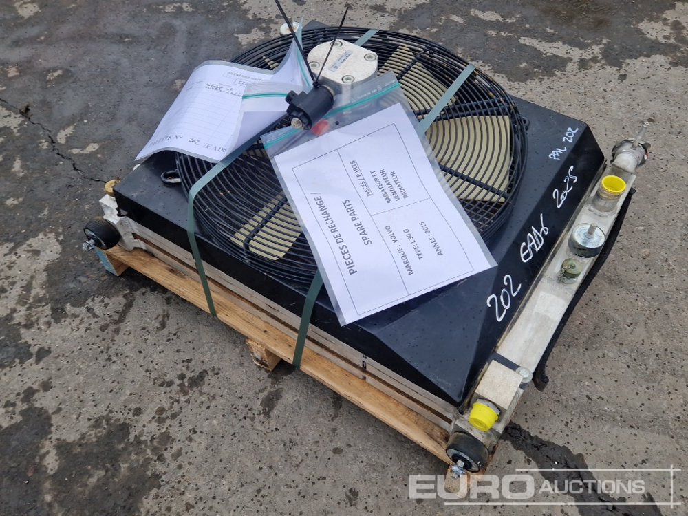 Radiator to suit Volvo L30G - Ricambi: foto 4 Radiator to suit Volvo L30G - Ricambi: foto 4
