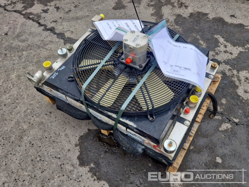 Radiator to suit Volvo L30G - Ricambi: foto 2 Radiator to suit Volvo L30G - Ricambi: foto 2