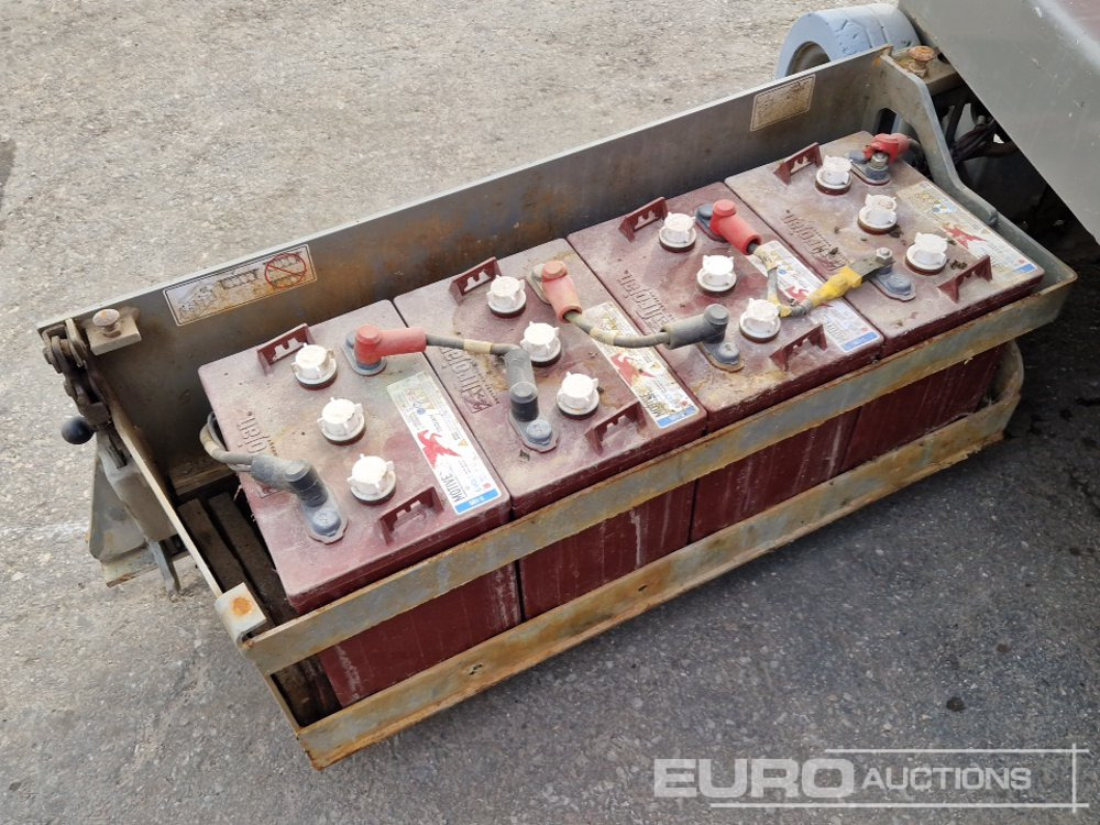 Piattaforma aerea SkyJack Electric Scissor Lift: foto 12 Piattaforma aerea SkyJack Electric Scissor Lift: foto 12