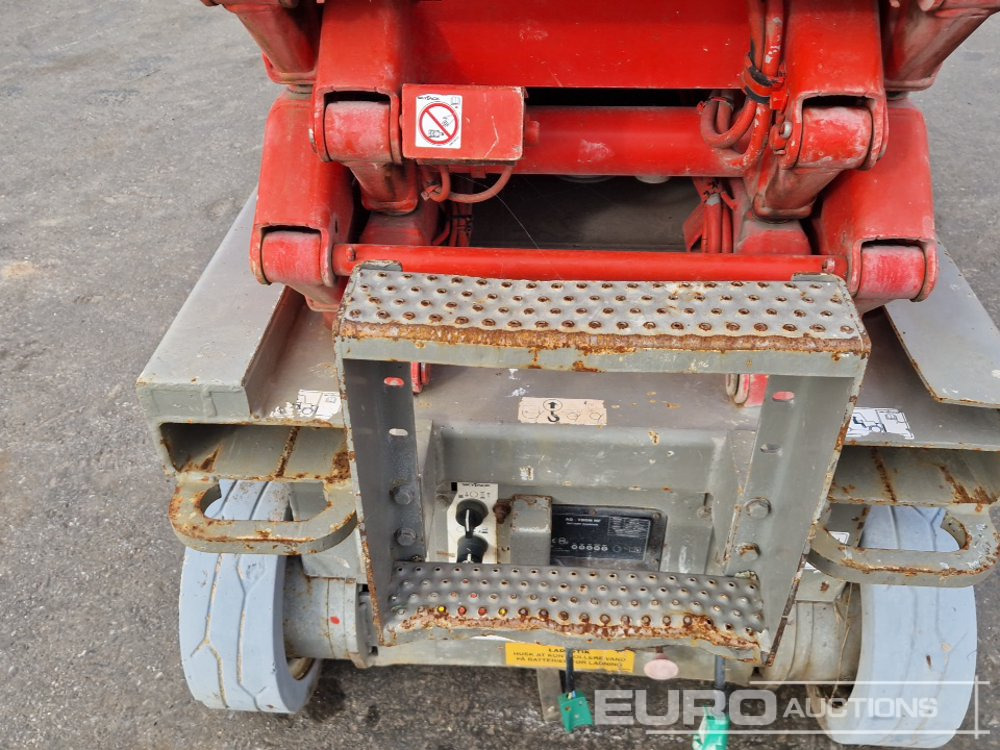 Piattaforma aerea SkyJack Electric Scissor Lift: foto 9 Piattaforma aerea SkyJack Electric Scissor Lift: foto 9