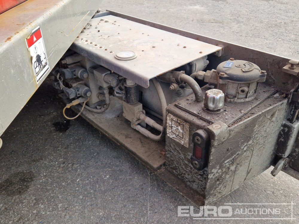 Piattaforma aerea SkyJack Electric Scissor Lift: foto 13 Piattaforma aerea SkyJack Electric Scissor Lift: foto 13