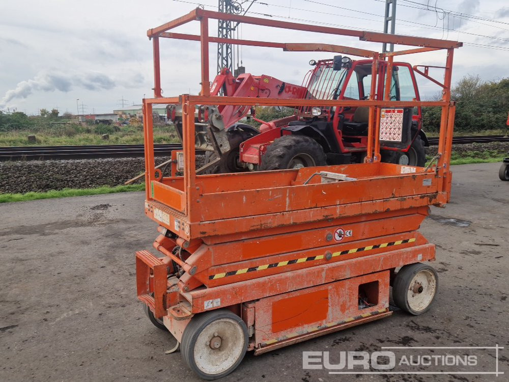 SkyJack Electric Scissor Lift - Piattaforma aerea: foto 1 SkyJack Electric Scissor Lift - Piattaforma aerea: foto 1