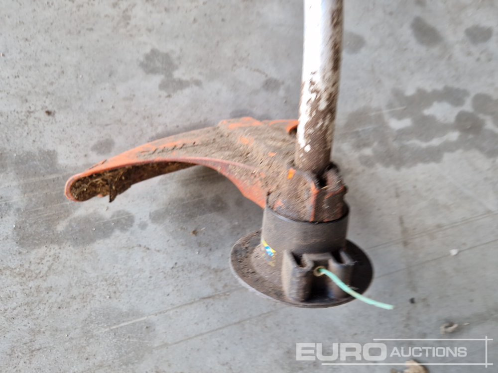 Stihl FS45 - Attrezzatura da costruzione: foto 5 Stihl FS45 - Attrezzatura da costruzione: foto 5