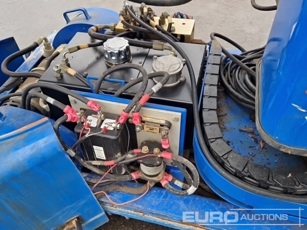 Up-Right Electric Vertical Mast Boom Lift, 8m Working Height, 215kg Platform Capacity, Non Marking Tyres - Piattaforma aerea: foto 3 Up-Right Electric Vertical Mast Boom Lift, 8m Working Height, 215kg Platform Capacity, Non Marking Tyres - Piattaforma aerea: foto 3