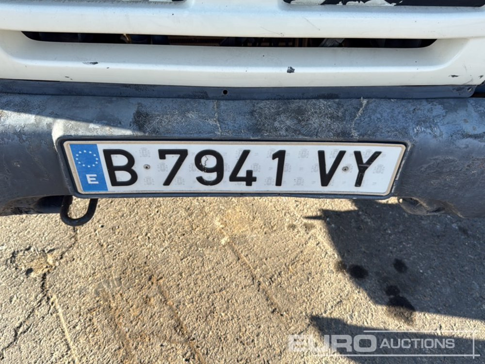 Autocarro con pianale/ Cassone fisso 1999 Nissan Cabstar: foto 31 Autocarro con pianale/ Cassone fisso 1999 Nissan Cabstar: foto 31