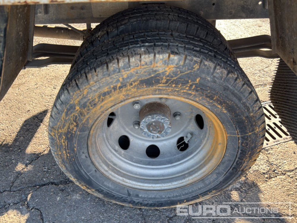 Autocarro con pianale/ Cassone fisso 1999 Nissan Cabstar: foto 11 Autocarro con pianale/ Cassone fisso 1999 Nissan Cabstar: foto 11