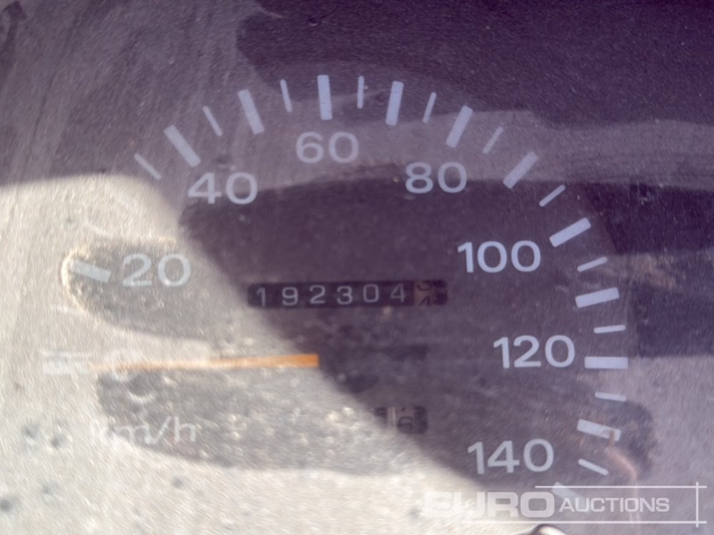 Autocarro con pianale/ Cassone fisso 1999 Nissan Cabstar: foto 29 Autocarro con pianale/ Cassone fisso 1999 Nissan Cabstar: foto 29