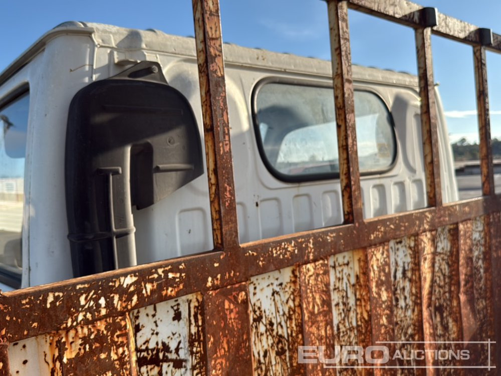 Autocarro con pianale/ Cassone fisso 1999 Nissan Cabstar: foto 26 Autocarro con pianale/ Cassone fisso 1999 Nissan Cabstar: foto 26