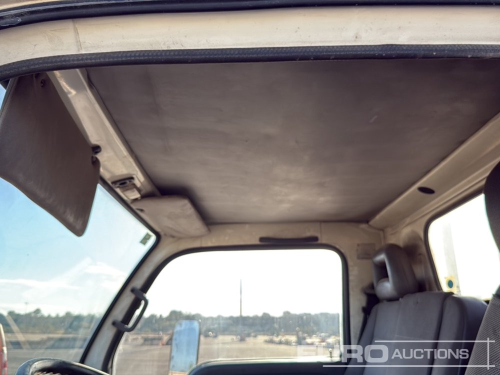 Autocarro con pianale/ Cassone fisso 1999 Nissan Cabstar: foto 24 Autocarro con pianale/ Cassone fisso 1999 Nissan Cabstar: foto 24