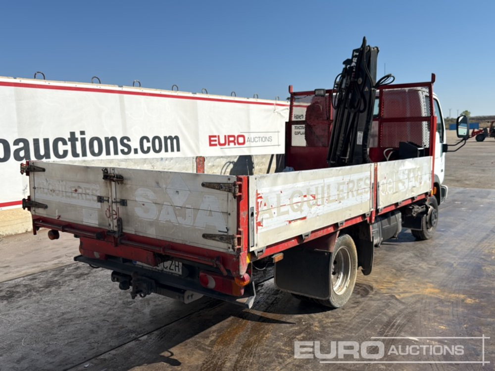 2004 Nissan Cabstar - Autocarro con pianale/ Cassone fisso: foto 5 2004 Nissan Cabstar - Autocarro con pianale/ Cassone fisso: foto 5