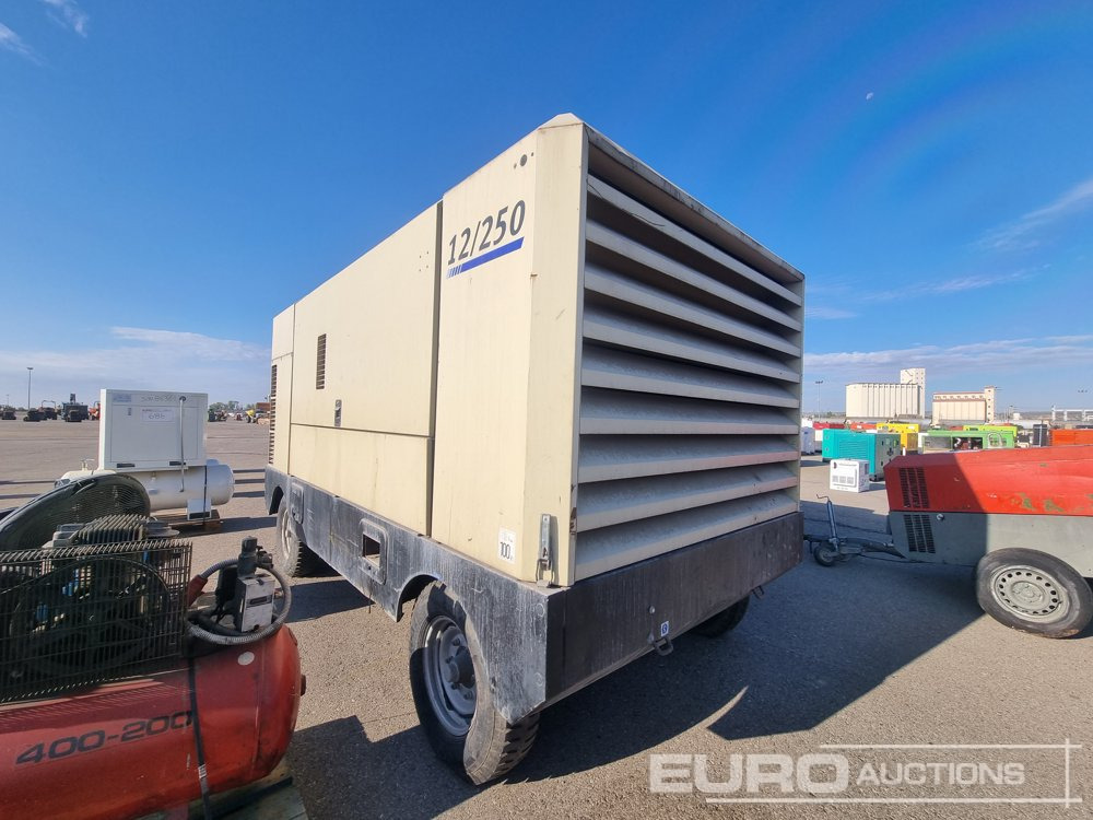 2012 Doosan Twin Axle Compressor (Copy of Declaration of Conformity Available / Copia de CE Disponible) / Compresor - Compressore d'aria: foto 2 2012 Doosan Twin Axle Compressor (Copy of Declaration of Conformity Available / Copia de CE Disponible) / Compresor - Compressore d'aria: foto 2