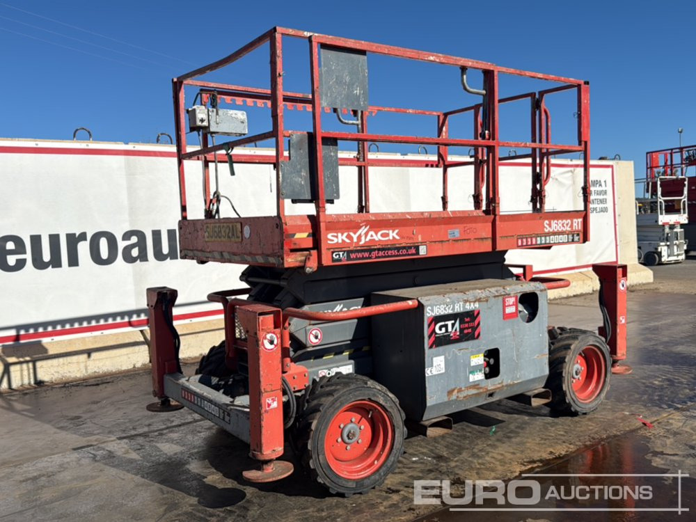 2015 SkyJack SJ6832RT - Piattaforma aerea: foto 1 2015 SkyJack SJ6832RT - Piattaforma aerea: foto 1