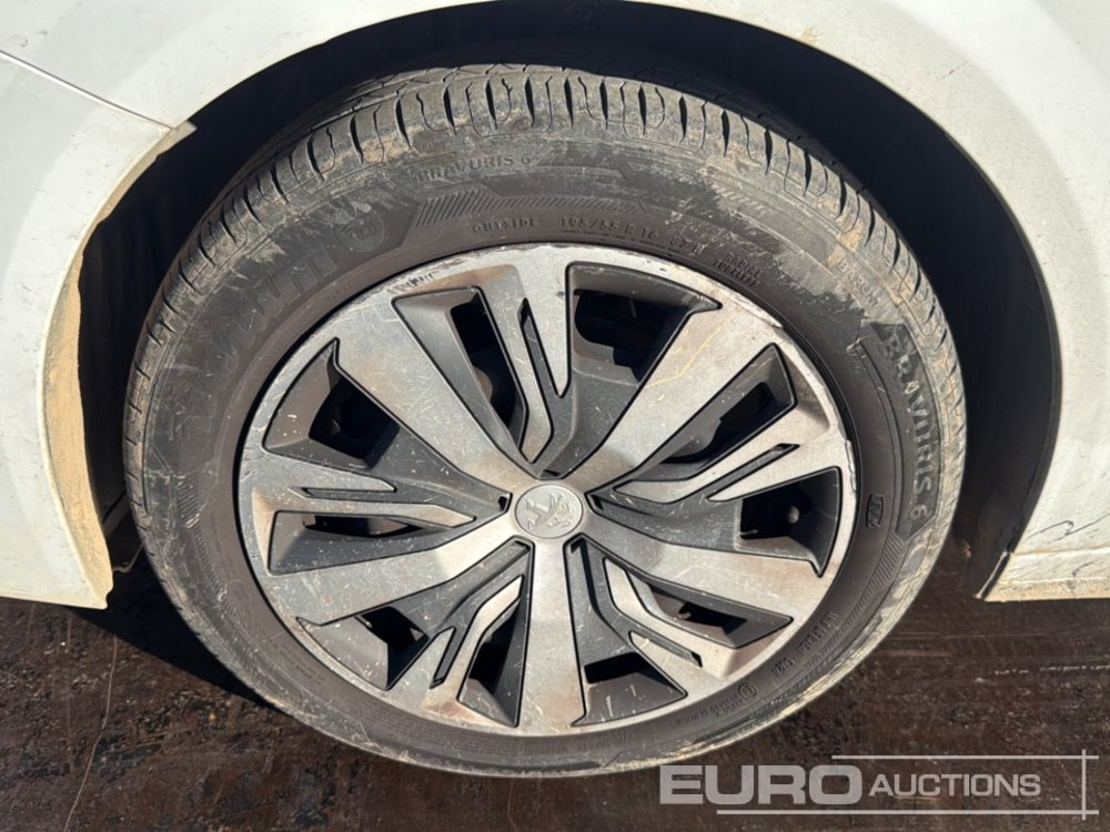 Autovettura 2020 Peugeot 208: foto 9