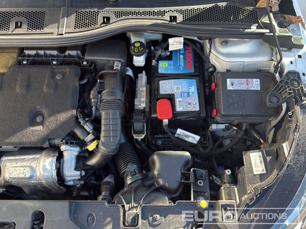 Autovettura 2020 Peugeot 208: foto 26