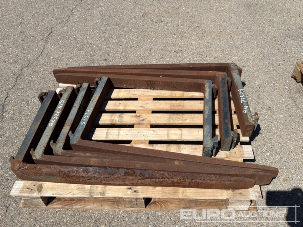 Forks to suit Forklift (7 of) / Horquillas - Mezzo di movimentazione: foto 1 Forks to suit Forklift (7 of) / Horquillas - Mezzo di movimentazione: foto 1