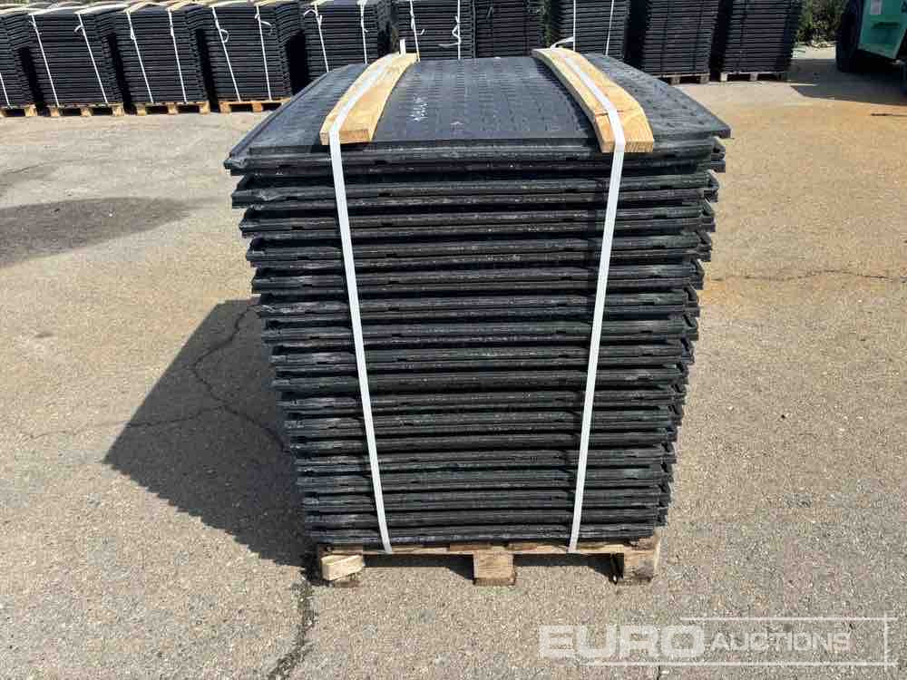 Pallet of Plastic Connectable Road Plates, 1200x800x28mm, 22kg per Plate (35 of) Moved to OCT 25 - Attrezzatura da costruzione: foto 4 Pallet of Plastic Connectable Road Plates, 1200x800x28mm, 22kg per Plate (35 of) Moved to OCT 25 - Attrezzatura da costruzione: foto 4