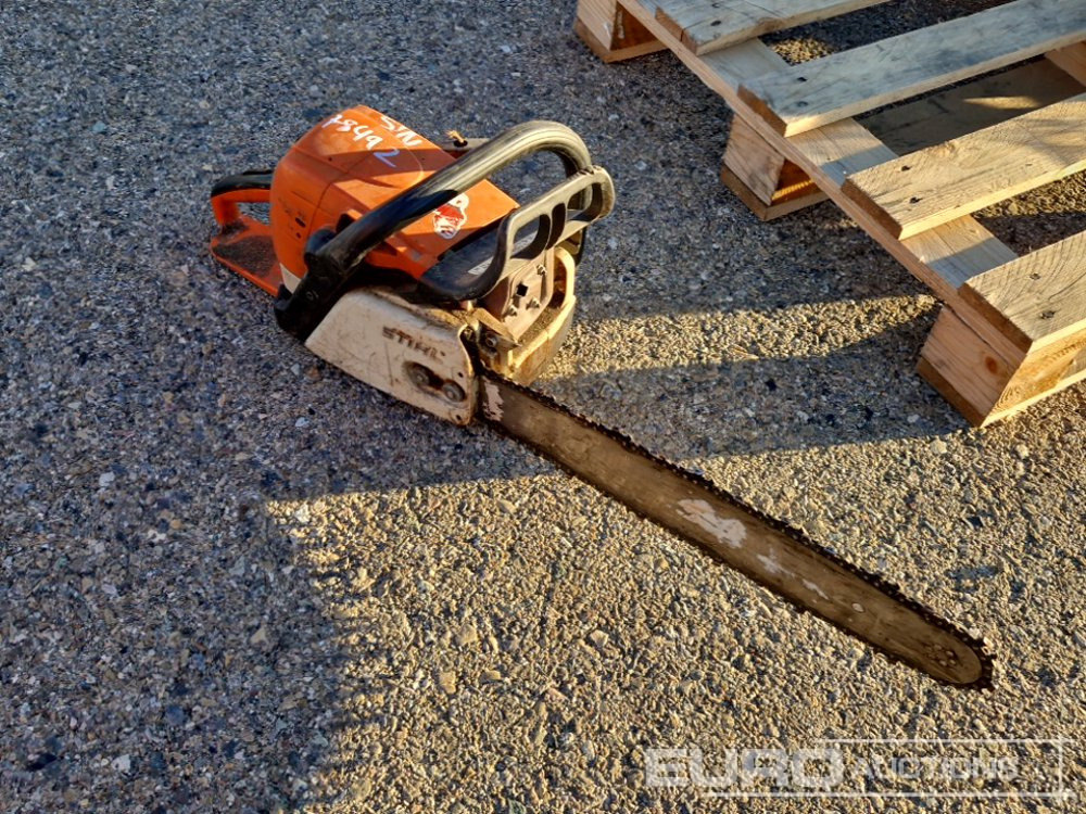 Stihl Gasoline Chain Saw - Attrezzatura da costruzione: foto 2 Stihl Gasoline Chain Saw - Attrezzatura da costruzione: foto 2