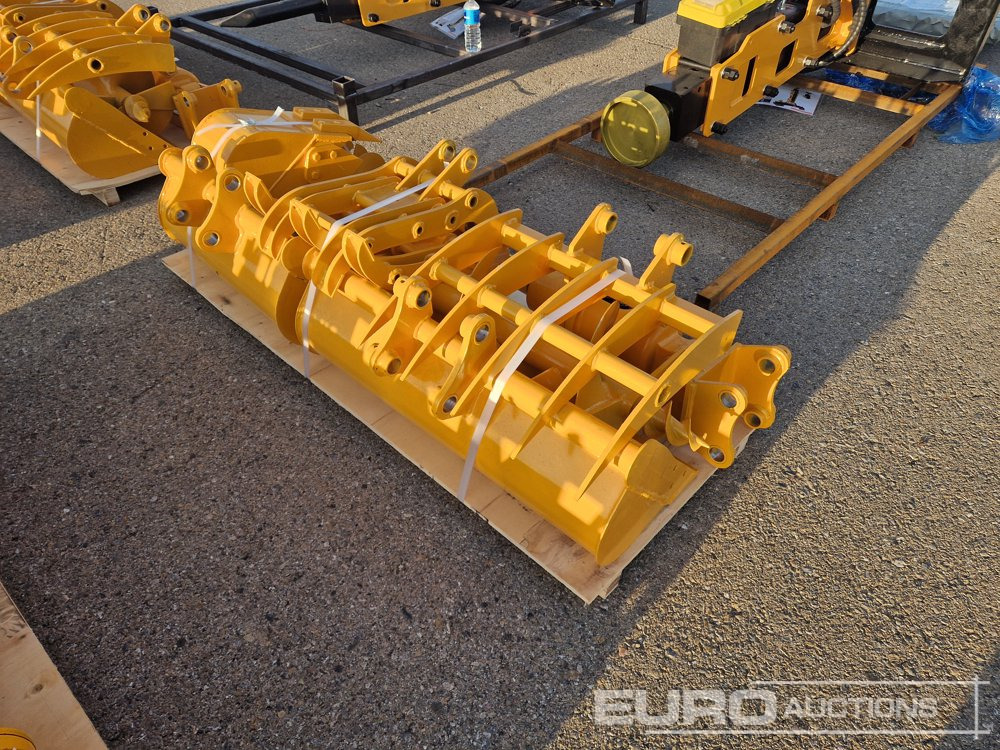 Unused 2025 Captok Qty (8 of) Rake, Ripper, Graber, 12" Auger, 16" Auger, 8" Narrow Bucket, 24" Bucket, 32" Bucket to suit CAT 301 Excavator - Benna: foto 1 Unused 2025 Captok Qty (8 of) Rake, Ripper, Graber, 12" Auger, 16" Auger, 8" Narrow Bucket, 24" Bucket, 32" Bucket to suit CAT 301 Excavator - Benna: foto 1