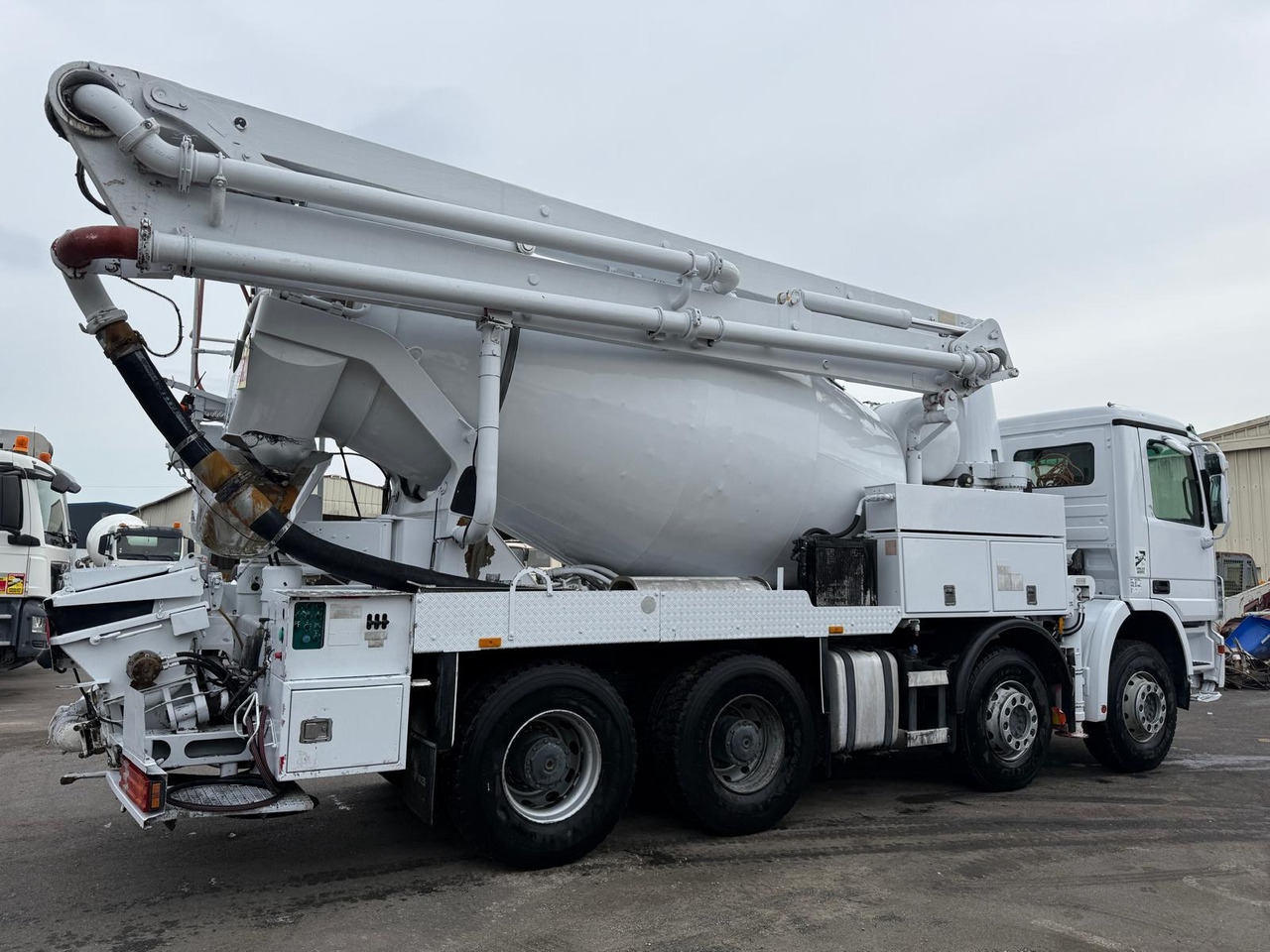 Camion mixo-pompe Mercedes Actros DS-840-FF - Betonpompa: foto 4 Camion mixo-pompe Mercedes Actros DS-840-FF - Betonpompa: foto 4