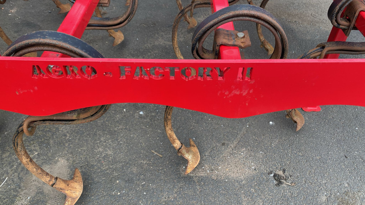 Agro Factory Cris 6 Grossfederzinkenegge - Erpice: foto 3 Agro Factory Cris 6 Grossfederzinkenegge - Erpice: foto 3