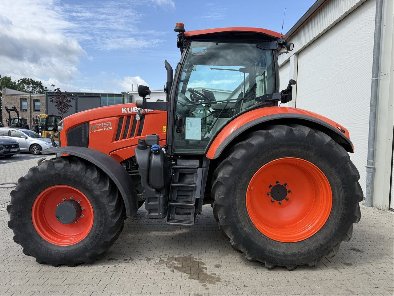 Kubota M 7151 KVT - Trattore: foto 5 Kubota M 7151 KVT - Trattore: foto 5