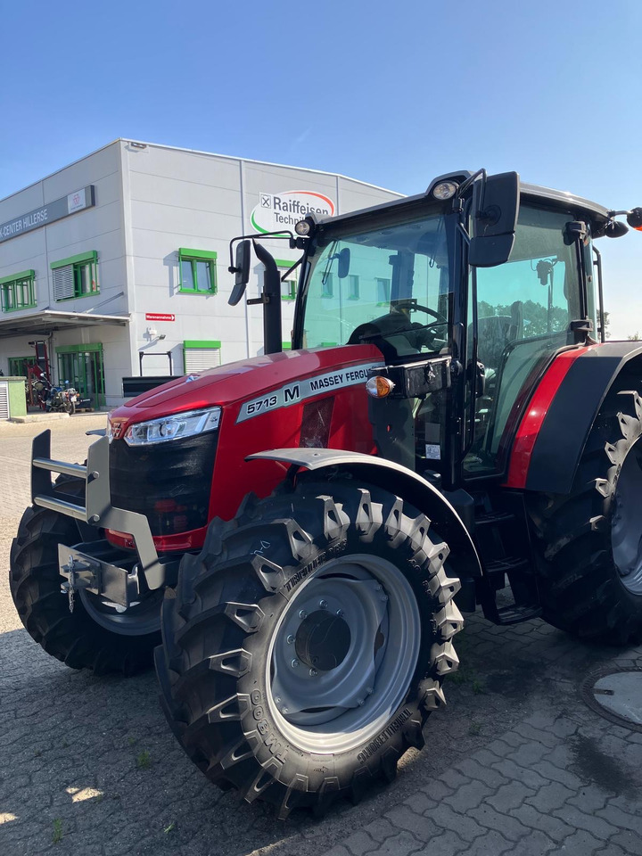 Massey Ferguson 5713 M 4WD Cab Essential - Trattore: foto 1 Massey Ferguson 5713 M 4WD Cab Essential - Trattore: foto 1