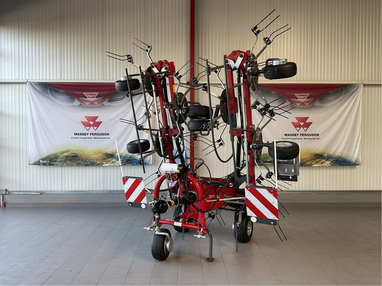 Massey Ferguson TD 868 DN Heuwender - Voltafieno: foto 1 Massey Ferguson TD 868 DN Heuwender - Voltafieno: foto 1