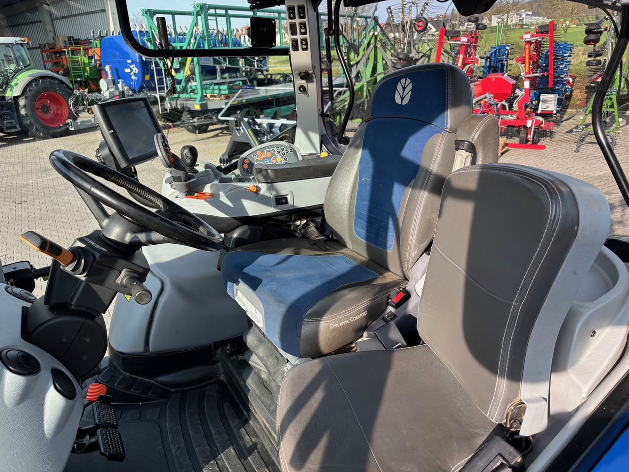 New Holland T 7.270 AC - Trattore: foto 4 New Holland T 7.270 AC - Trattore: foto 4