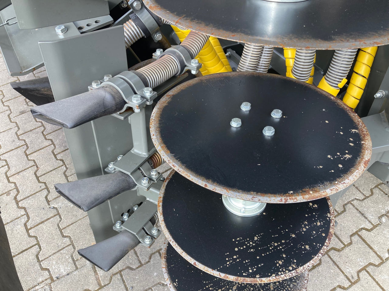 Pel-Tuote Gülle Schlitzgerät 8m - Polverizzatore: foto 5 Pel-Tuote Gülle Schlitzgerät 8m - Polverizzatore: foto 5