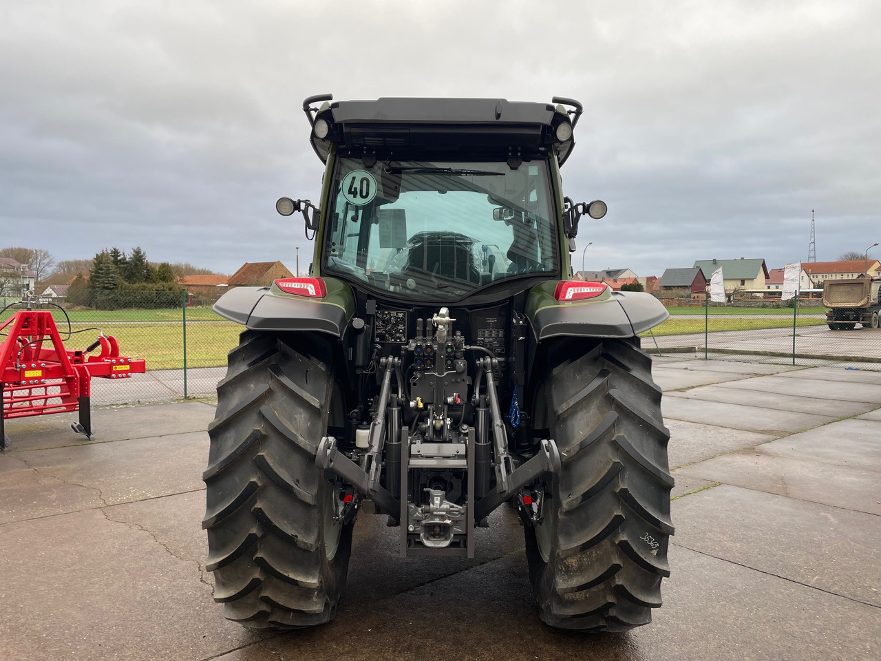 Valtra A105MH4 2B0 - Trattore: foto 4 Valtra A105MH4 2B0 - Trattore: foto 4