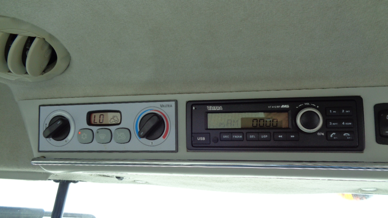 Valtra S374 - Trattore: foto 3 Valtra S374 - Trattore: foto 3