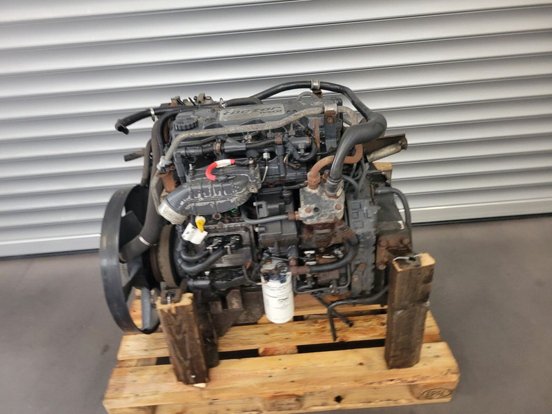 Iveco EUROCARGO F4AE0481 TECTOR 4 EURO 3 - Motore per Camion: foto 2 Iveco EUROCARGO F4AE0481 TECTOR 4 EURO 3 - Motore per Camion: foto 2
