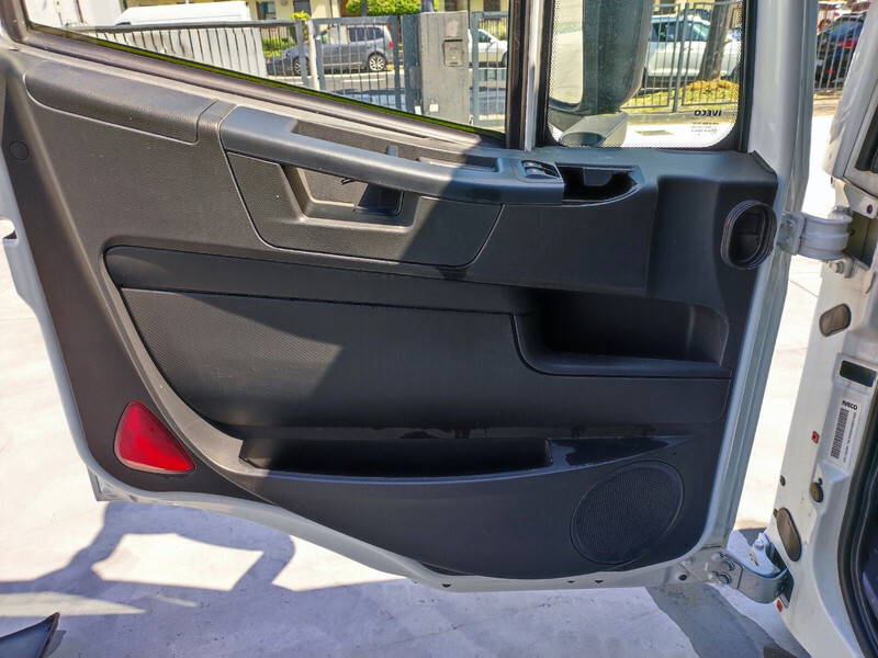 Iveco STRALIS HI STREET - TRAKKER Euro 6 - Cabina e interni per Camion: foto 5 Iveco STRALIS HI STREET - TRAKKER Euro 6 - Cabina e interni per Camion: foto 5