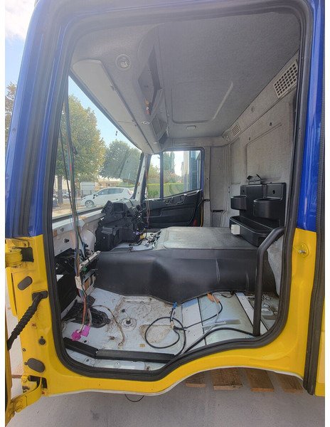 Iveco STRALIS TRAKKER EURO 6 - Cabina e interni per Camion: foto 3 Iveco STRALIS TRAKKER EURO 6 - Cabina e interni per Camion: foto 3