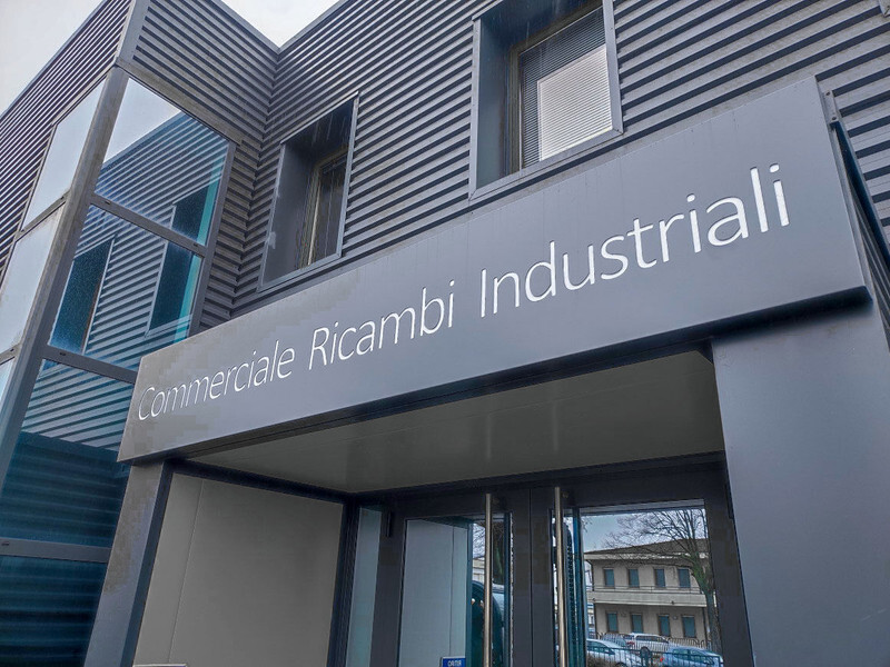 Aero kit/ Spoiler per Camion nuovo Iveco TURBOSTAR 190 - 190.48: foto 8