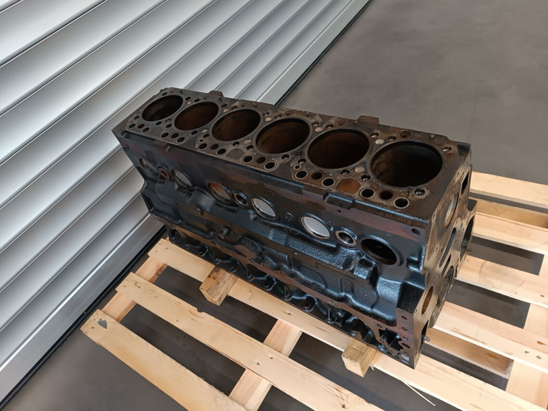 MAN TGL TGM - Blocco cilindri per Camion: foto 3 MAN TGL TGM - Blocco cilindri per Camion: foto 3