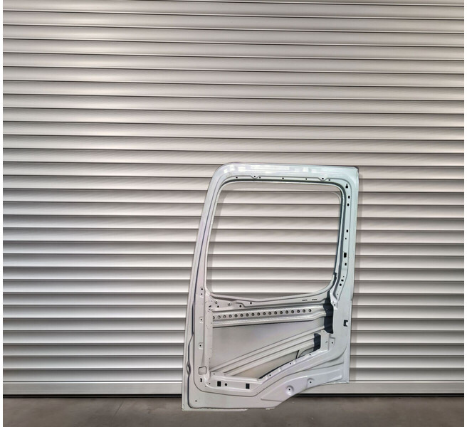 Mercedes-Benz ACTROS AROCS RIGHT SIDE (RH) NAKED - BARE MP4 EURO 6 - Porta e ricambi per Camion: foto 2 Mercedes-Benz ACTROS AROCS RIGHT SIDE (RH) NAKED - BARE MP4 EURO 6 - Porta e ricambi per Camion: foto 2