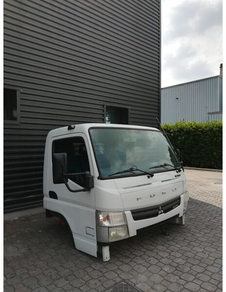 Mitsubishi Fuso CANTER C TYPE MODEL Euro 6, Euro 5, EEV - Cabina e interni per Camion: foto 3 Mitsubishi Fuso CANTER C TYPE MODEL Euro 6, Euro 5, EEV - Cabina e interni per Camion: foto 3