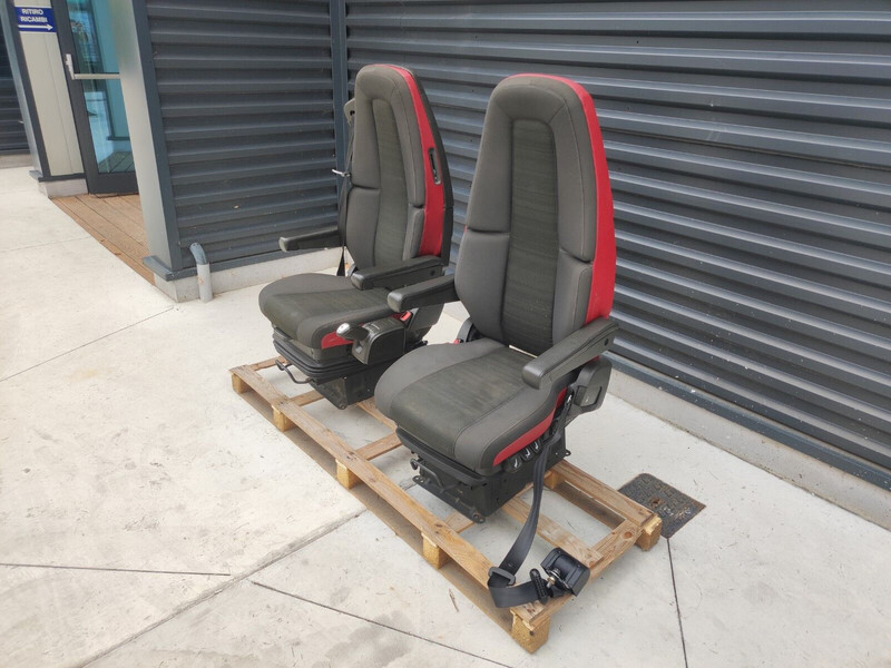 Volvo FH4 - FH13 FH16 - Sedile per Camion: foto 2 Volvo FH4 - FH13 FH16 - Sedile per Camion: foto 2