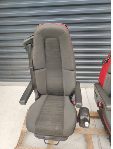 Volvo FH4 - FH13 FH16 - Sedile per Camion: foto 4 Volvo FH4 - FH13 FH16 - Sedile per Camion: foto 4